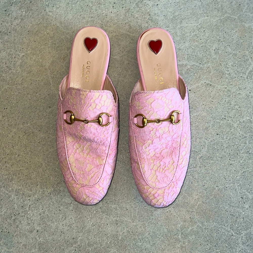 Authentic Gucci Pink Lace 🩷 slip on shoes